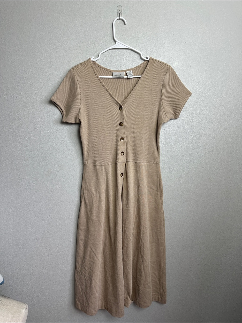 Liz Claiborne Vintage boho Taupe Button-Front V-Neck Midi Dress